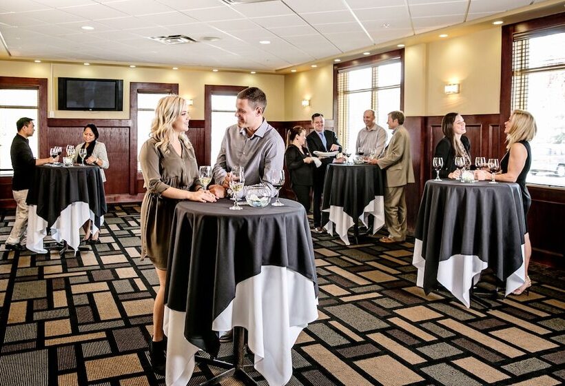 בית מלון כפרי Chateau Nova Kingsway