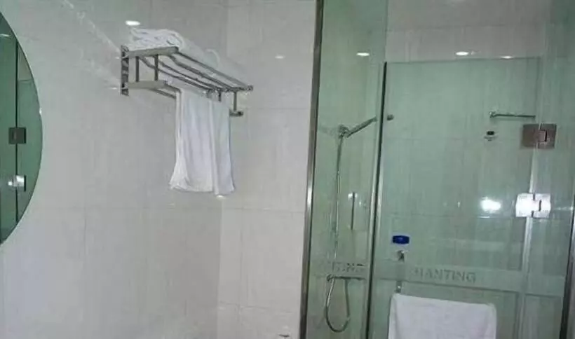 Hotel Hanting Express Dandong Train Station