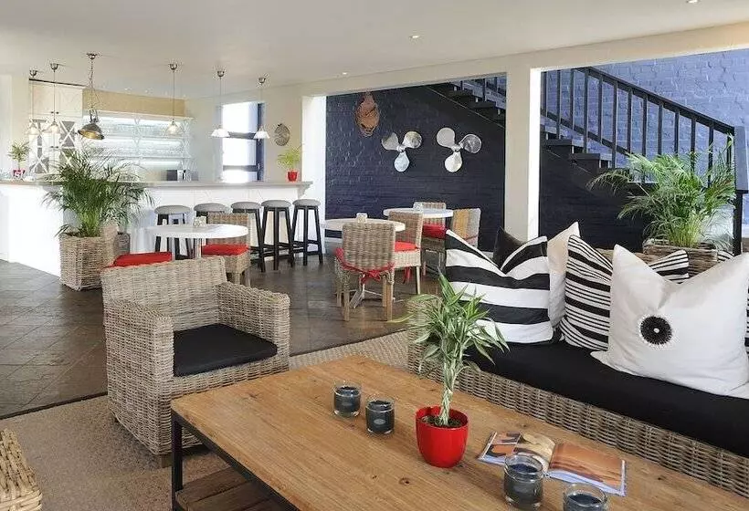 هتل Oyster Box Guesthouse