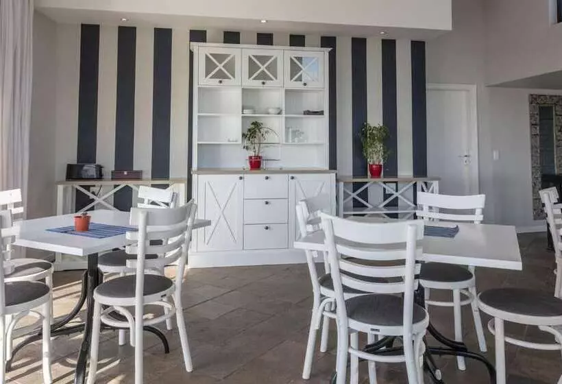 هتل Oyster Box Guesthouse