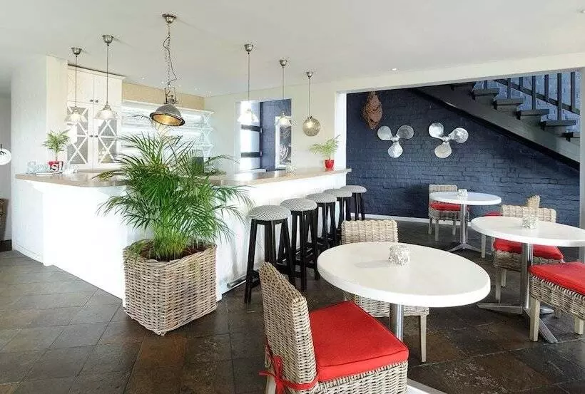 هتل Oyster Box Guesthouse