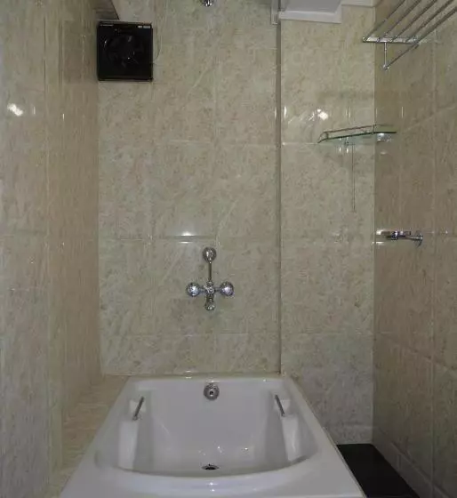 هتل Roundcube Guest House