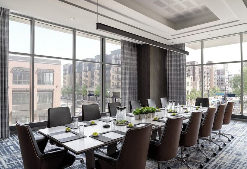 Four Seasons Hotel Minneapolis