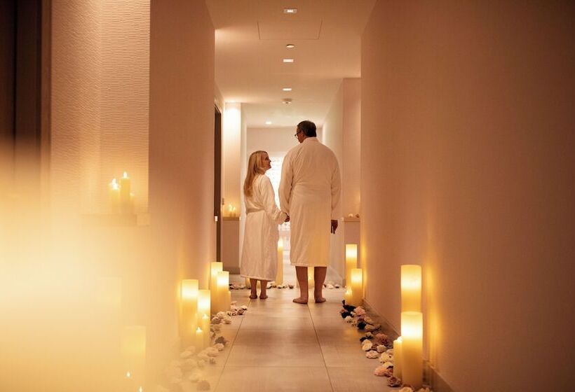 Four Seasons Hotel Minneapolis