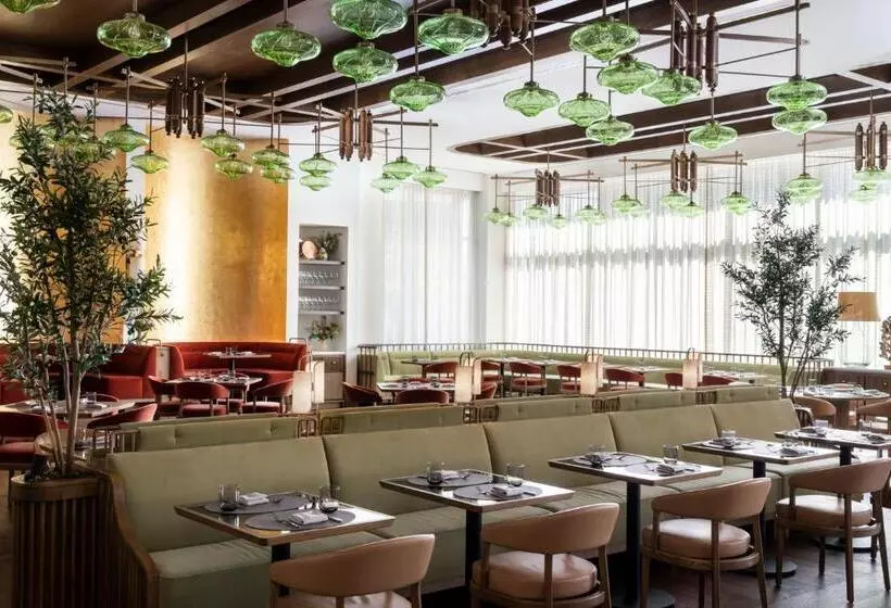 Four Seasons Hotel Minneapolis