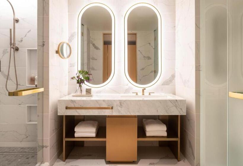 Four Seasons Hotel Minneapolis