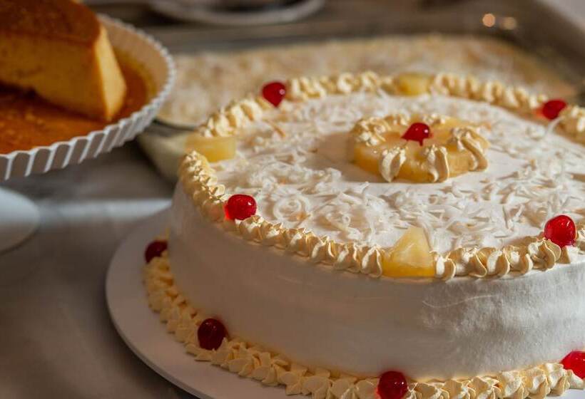 Отель Laghetto Canela