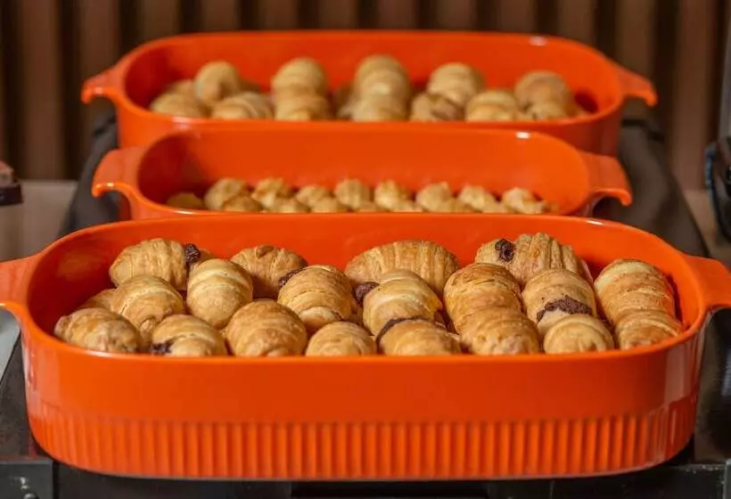 ホテル Laghetto Canela