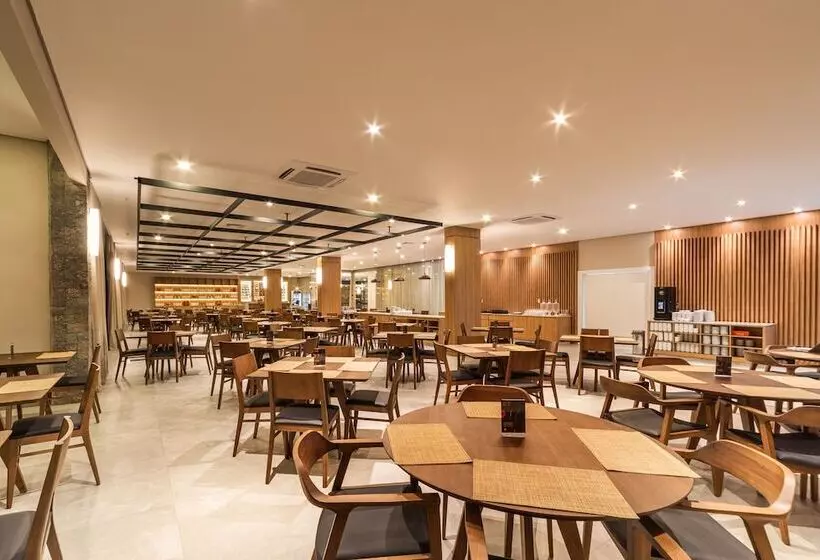 ホテル Laghetto Canela