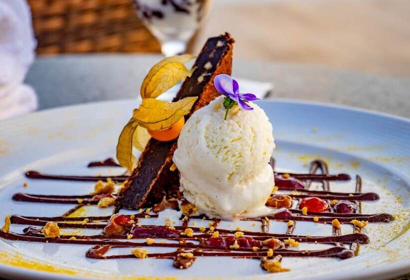 Отель Laghetto Canela