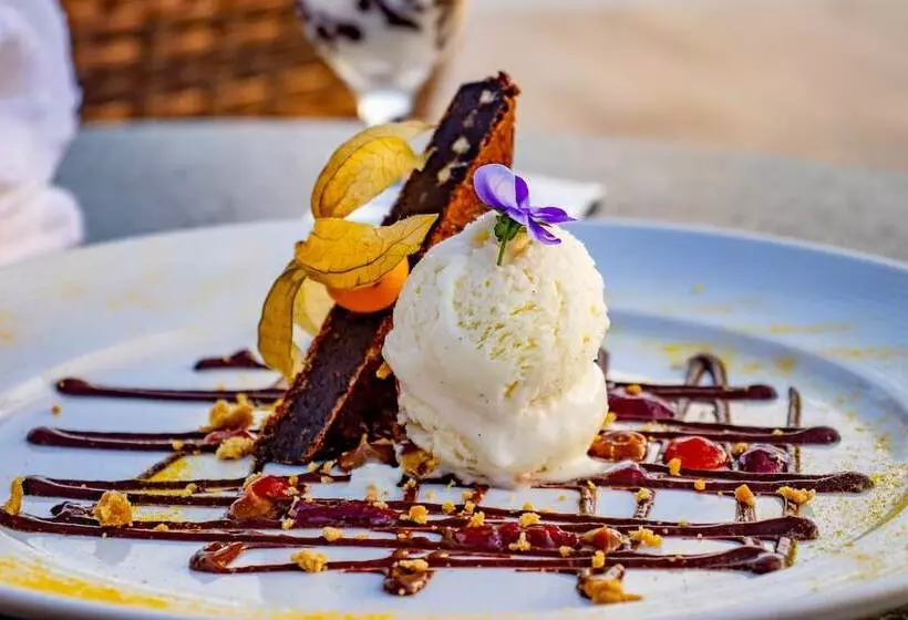 ホテル Laghetto Canela