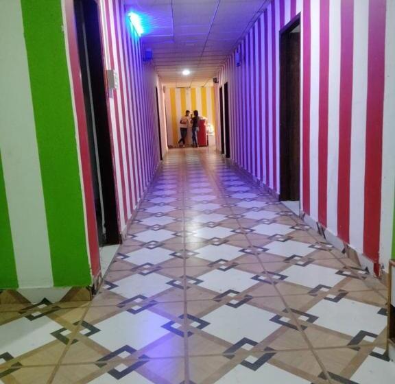 酒店 Oyo 87740 The Paris