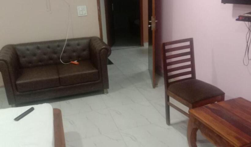 酒店 Oyo 87740 The Paris