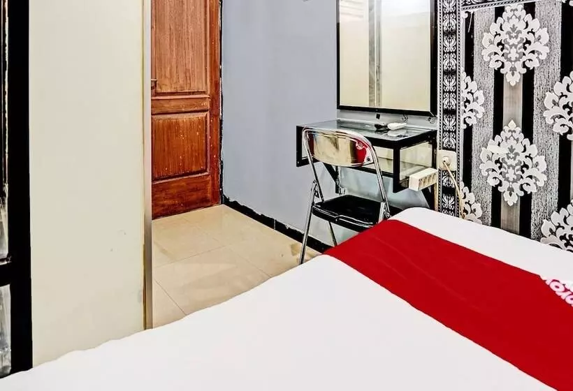 ホテル Oyo 91126 Kertajaya Residence Surabaya
