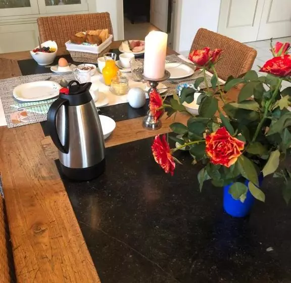 ベッドアンドブレックファースト Aux Trois Mûriers