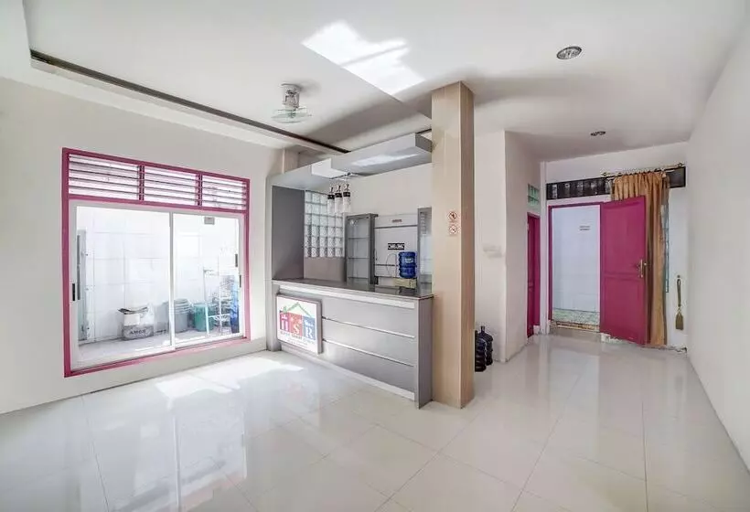 ホテル Asri Residence Near Jalan Iskandar Muda Medan Mitra Reddoorz