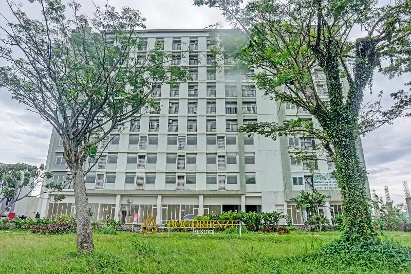 هتل Oyo 91139 Skyland Bogorienze Apartment
