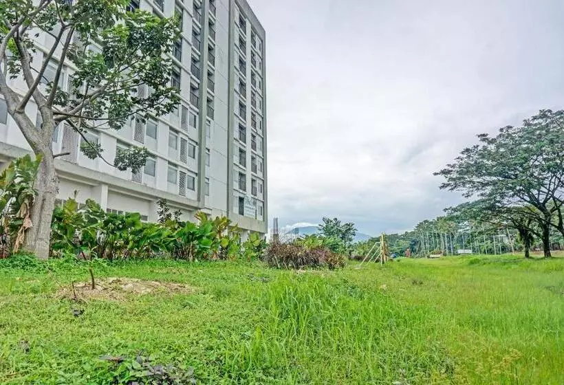 هتل Oyo 91139 Skyland Bogorienze Apartment
