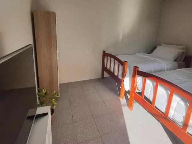 ペンション Hostal Lux