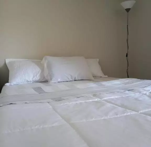 ペンション Hostal Lux