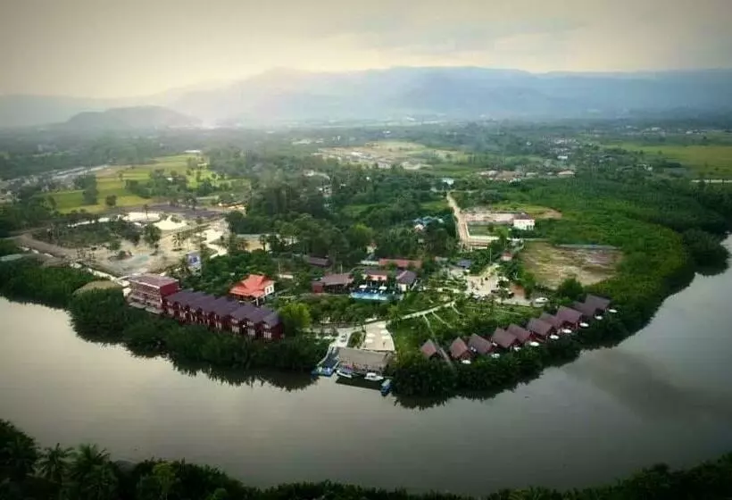 استراحتگاه Lodge Moni Essara Kampot