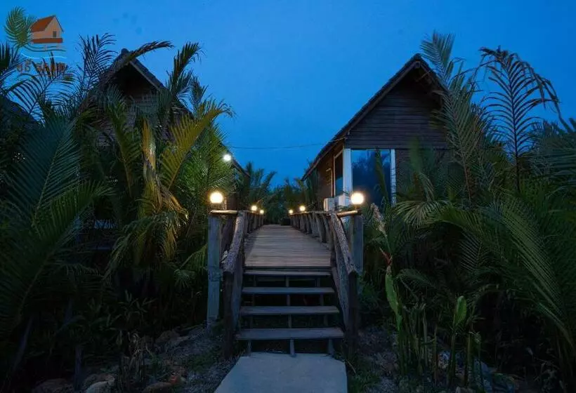 استراحتگاه Lodge Moni Essara Kampot
