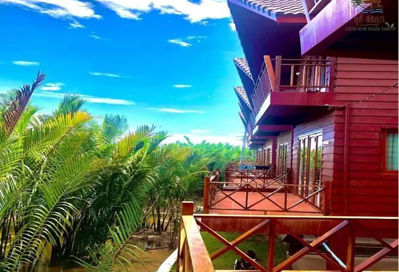 استراحتگاه Lodge Moni Essara Kampot