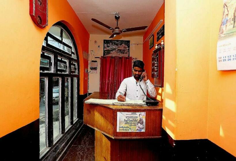 فندق Oyo 28260  Ganga Sagar