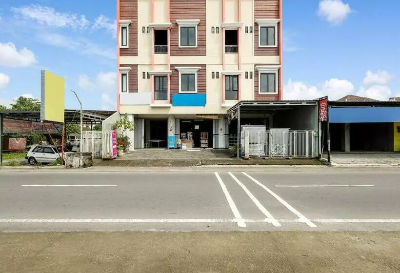 هتل Oyo 91075 Sambisari Residence Syariah