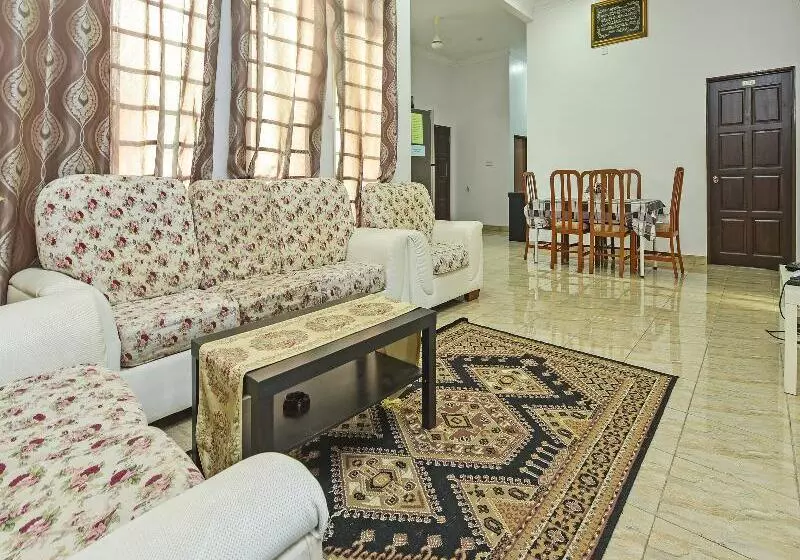 هتل Oyo Home 90496 Delima Homestay