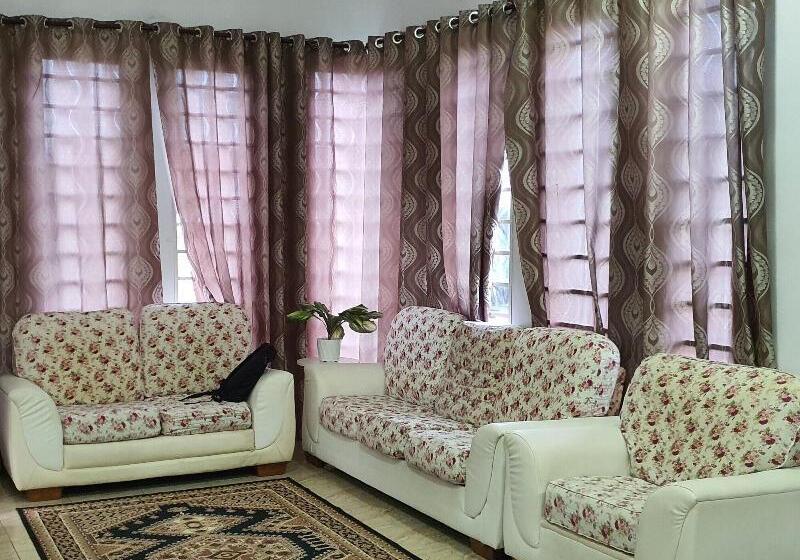 فندق Oyo Home 90496 Delima Homestay