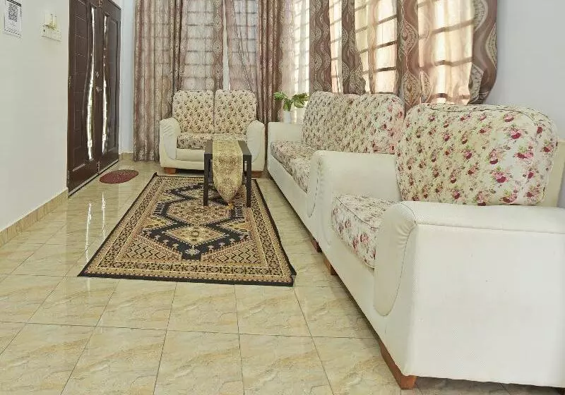 هتل Oyo Home 90496 Delima Homestay