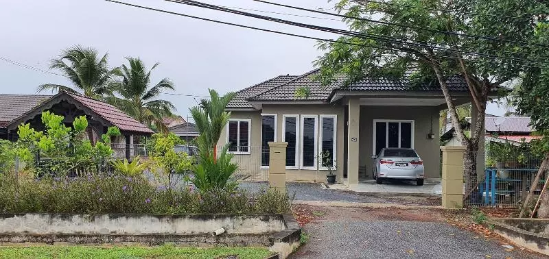 هتل Oyo Home 90496 Delima Homestay