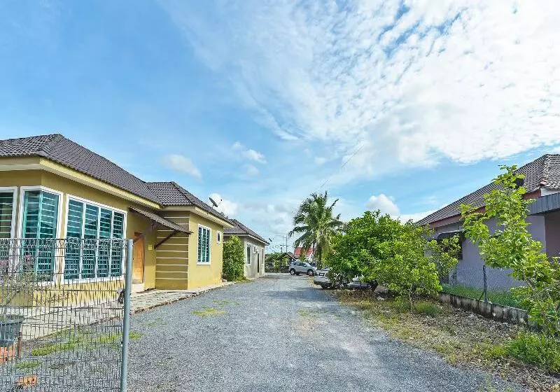 هتل Oyo Home 90496 Delima Homestay