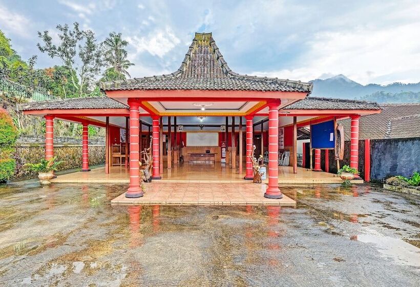 Отель Spot On 91095 Desa Wisata Conto