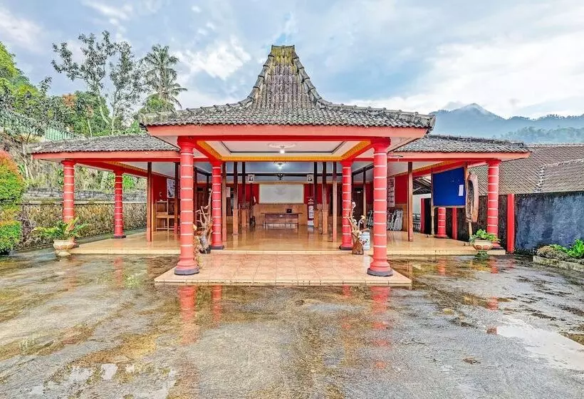 Hotelli Spot On 91095 Desa Wisata Conto