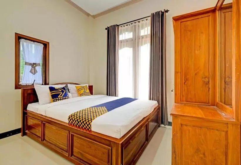 Hotelli Spot On 91095 Desa Wisata Conto