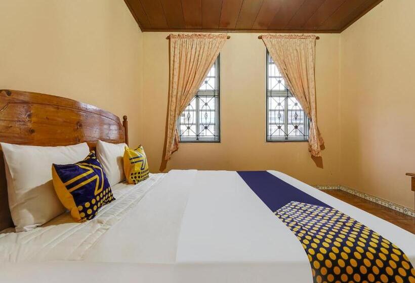 בית מלון כפרי Spot On 91107 Villa Galaxy Resort