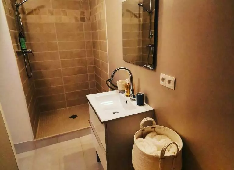 Majatalo Mas Notre Dame, Jardin Petit Paradis, Literie Haut De Gamme