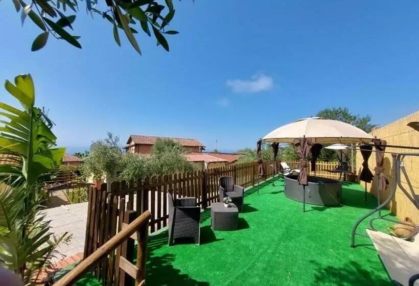 ペンション Parco Esmeralda   Family Residence E Breakfast