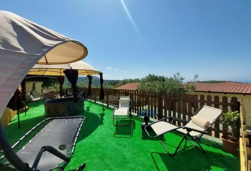 ペンション Parco Esmeralda   Family Residence E Breakfast