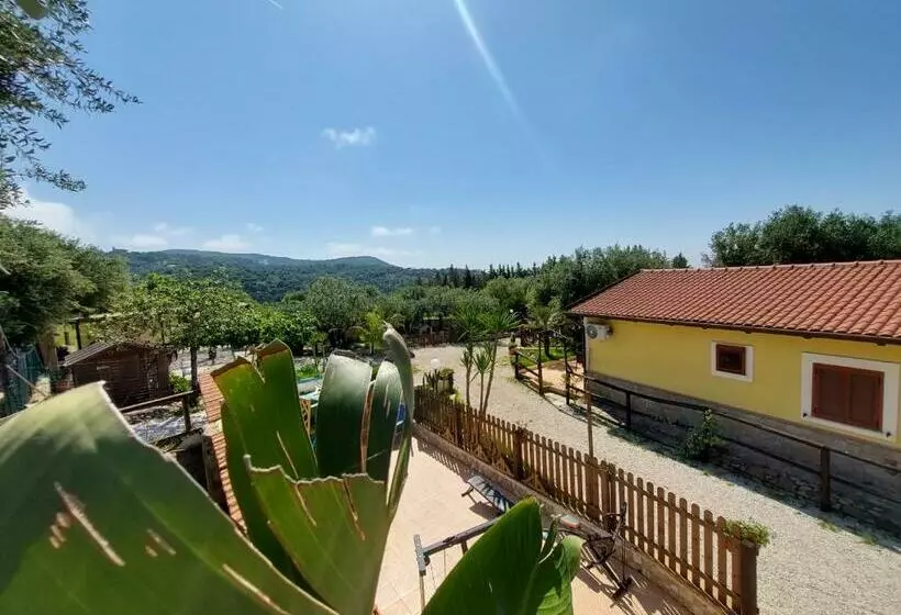 ペンション Parco Esmeralda   Family Residence E Breakfast
