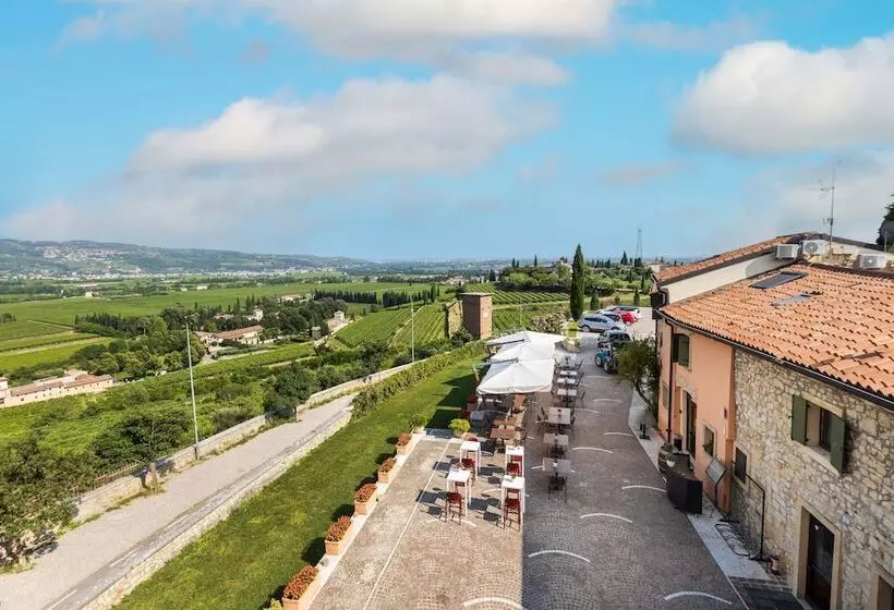 Hotelli Castrum Wine Relais