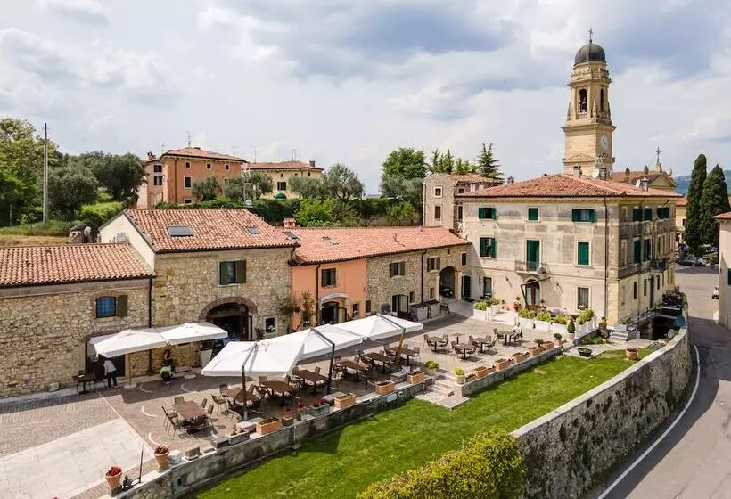 Hotelli Castrum Wine Relais