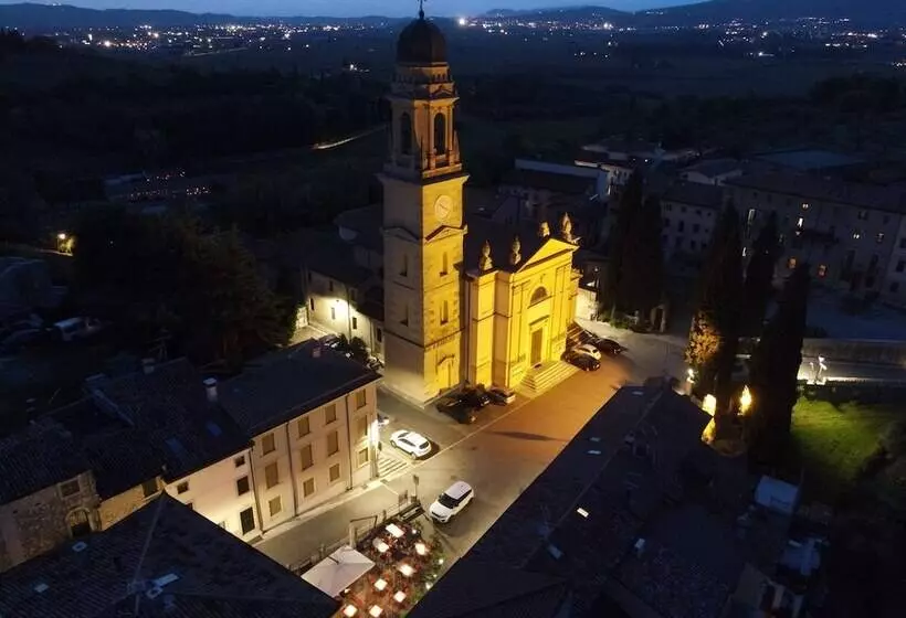 Hotelli Castrum Wine Relais