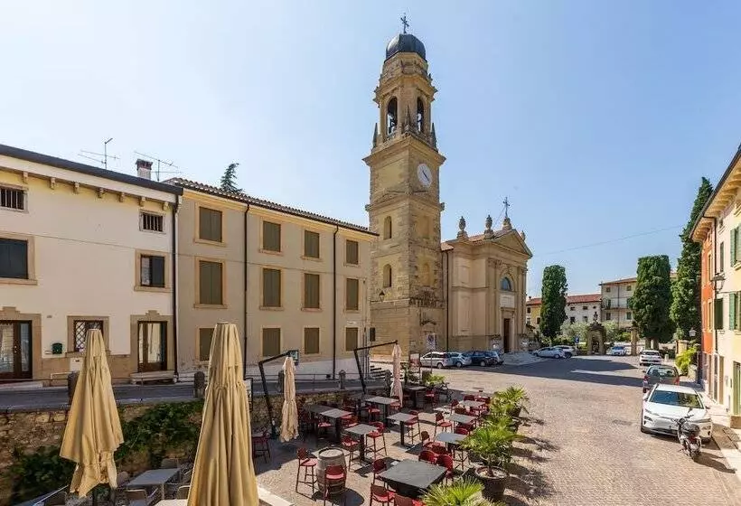 Hotelli Castrum Wine Relais