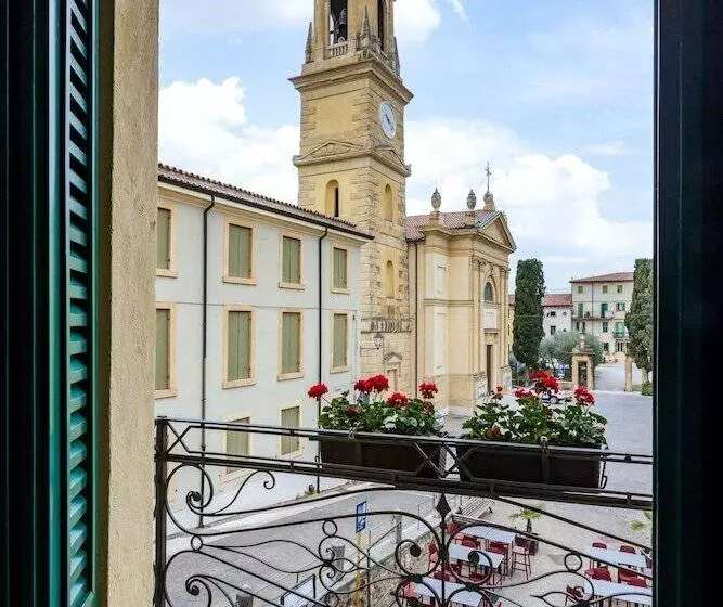 Hotelli Castrum Wine Relais