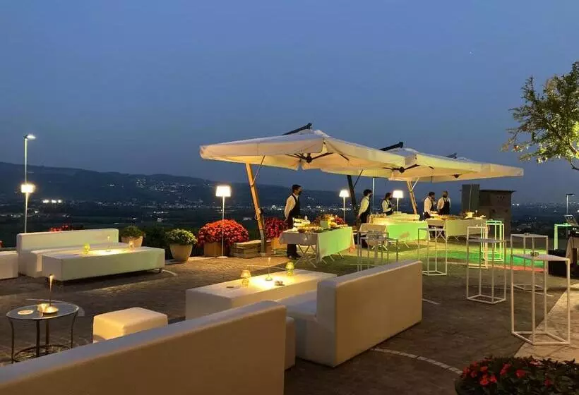 Hotelli Castrum Wine Relais