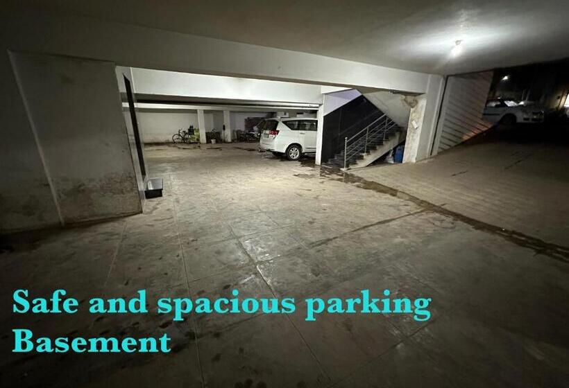 هتل Gangavaram Residency