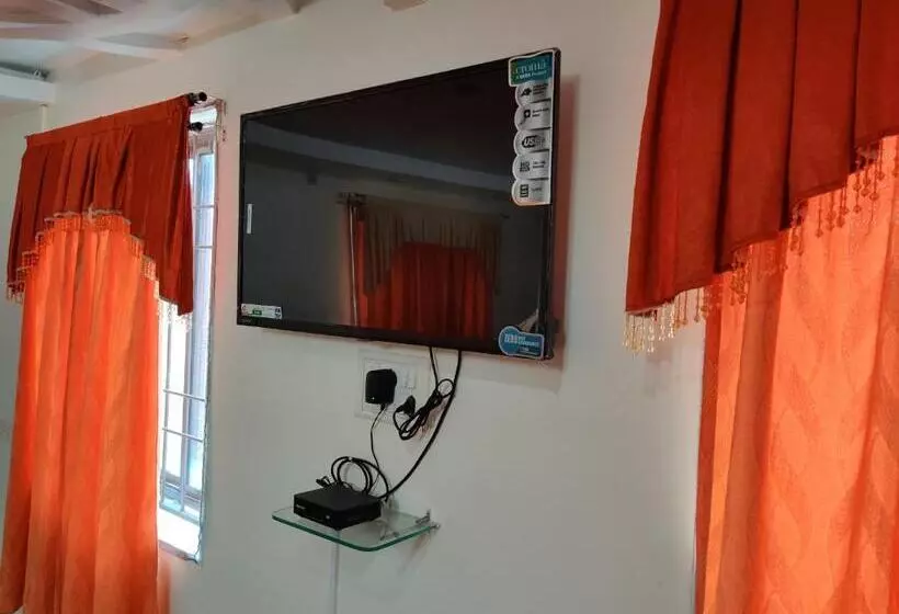 ホテル Gangavaram Residency